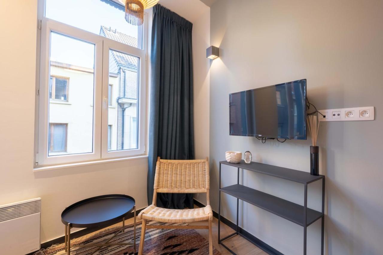 Shway - The Light Blue Parrot Appartement Antwerpen Buitenkant foto