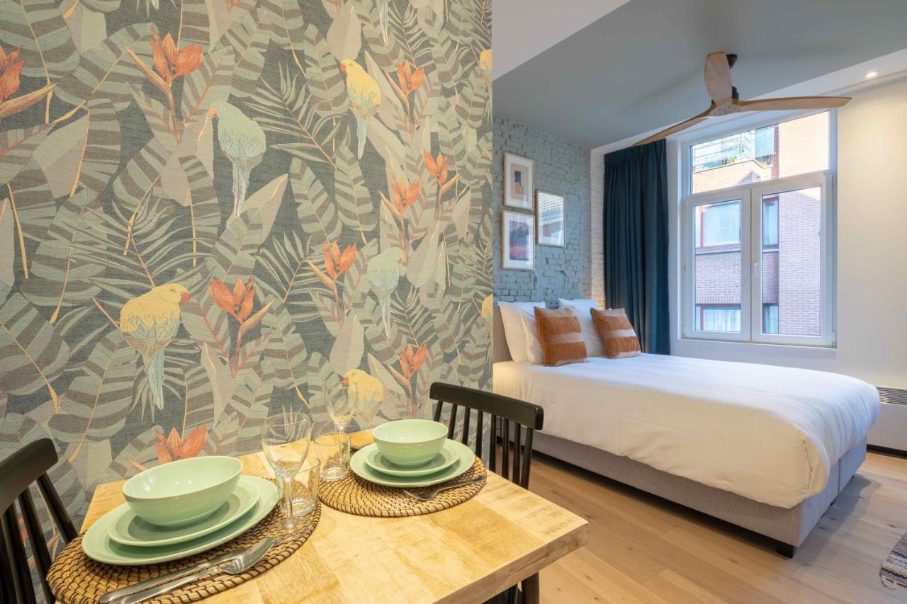 Shway - The Light Blue Parrot Appartement Antwerpen Buitenkant foto