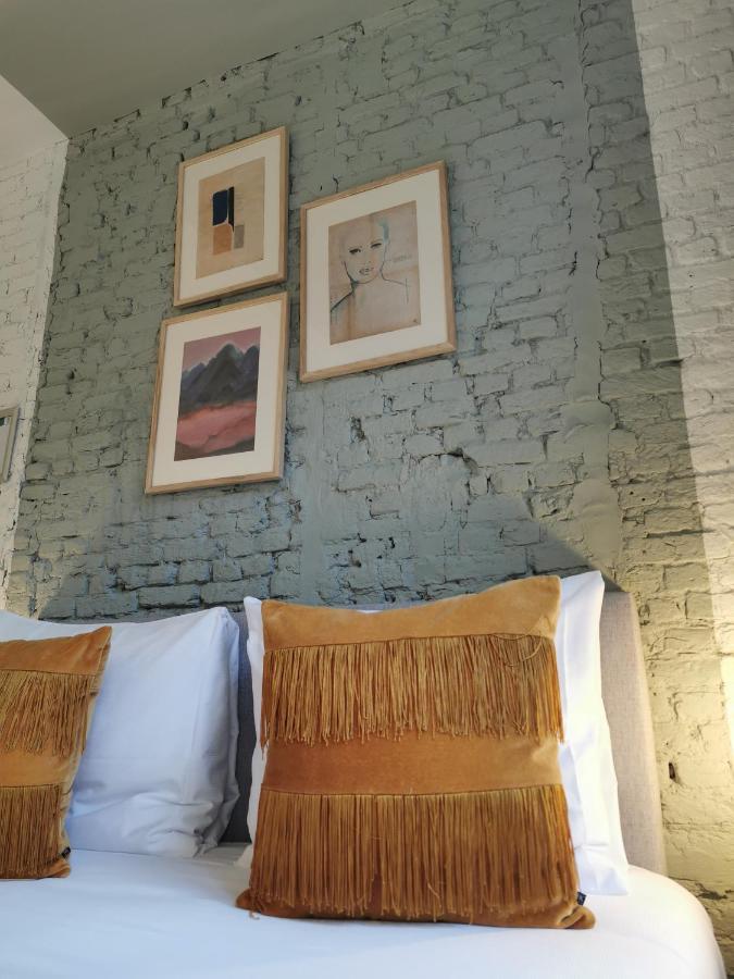 Shway - The Light Blue Parrot Appartement Antwerpen Buitenkant foto