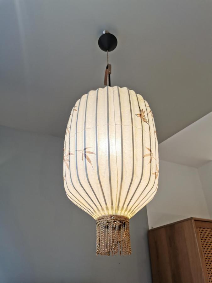 Shway - The Light Blue Parrot Appartement Antwerpen Buitenkant foto